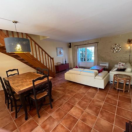 Gites Le Mathelin Lamothe-Montravel Екстер'єр фото